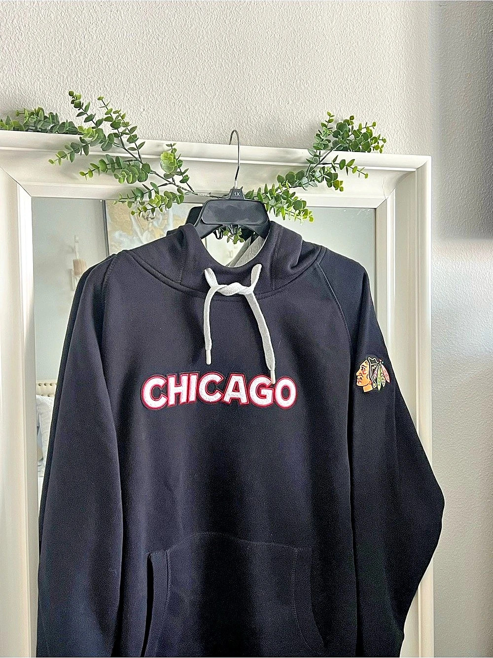 Antigua Chicago Black Hoodie Size XL